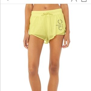 Alo Yoga Ambiance Shorts (In Black & White)